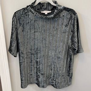 LOFT Short Sleeve Blouse - Green Velvet Striped Pattern - Soft & Stretchy
